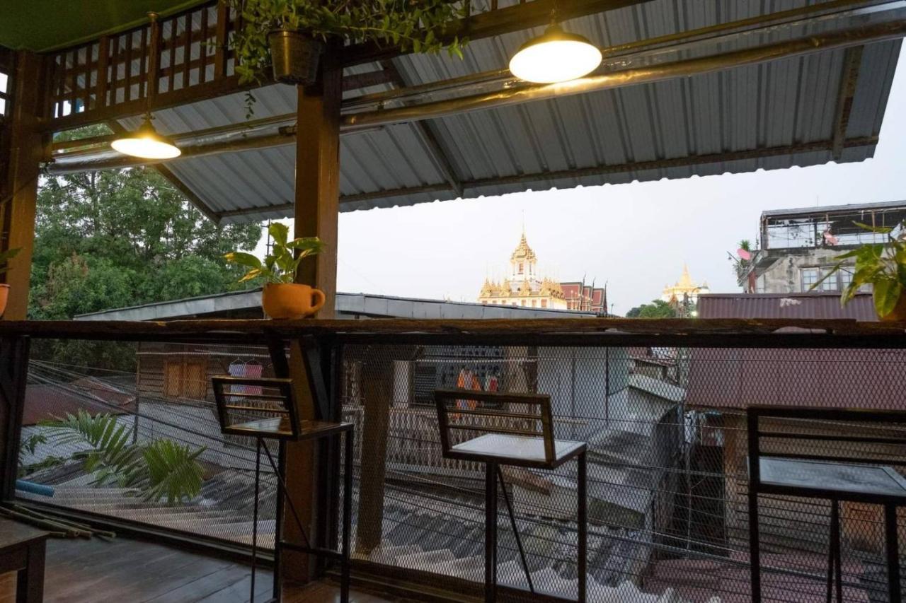 Non House Bangkok บ้านนอนโฮสเทล ภายนอก รูปภาพ